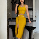 Conjunto falda y blusa 2132 color  amarrilo con cierre frontal y falda con abertura lateral - vista frontal

