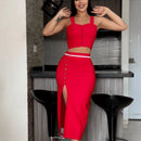 Conjunto falda y blusa 2132 color rojo con cierre frontal y falda con abertura lateral - vista frontal


